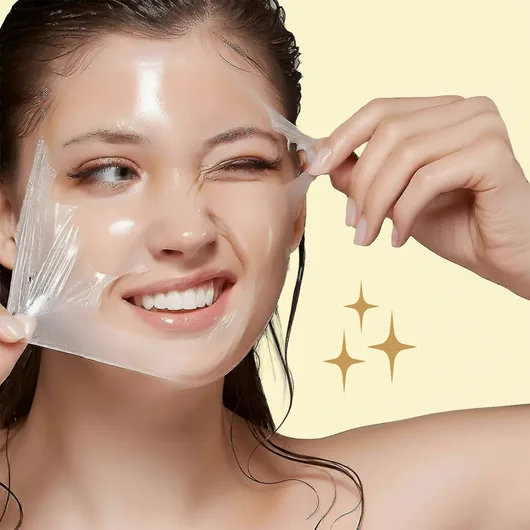 Retirada de una mascarilla nocturna peel-off del rostro